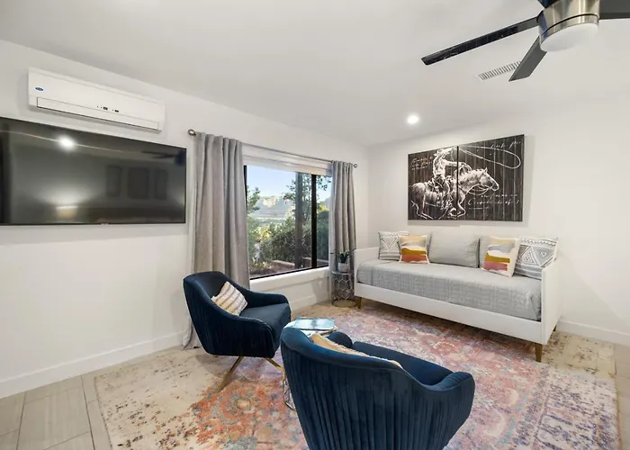 Stunning Views Uptown With Hot Tub Gym And Fire Pit Sedona