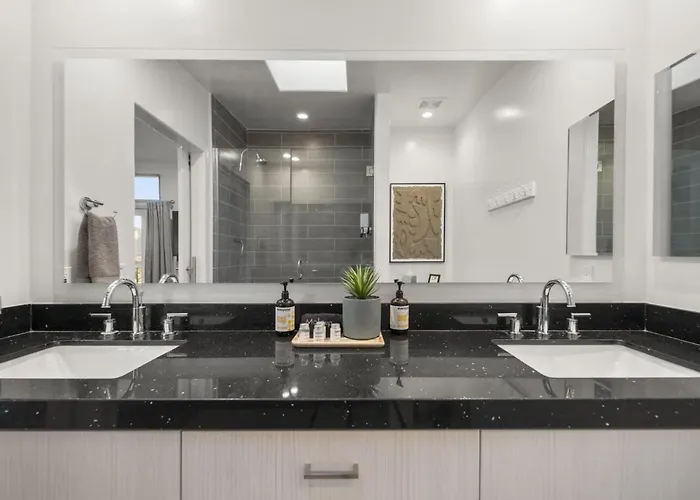 Stunning Views Uptown With Hot Tub Gym And Fire Pit Sedona