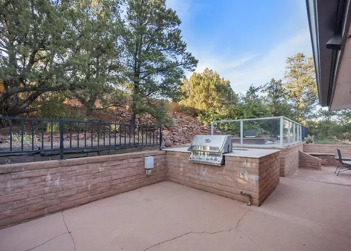 Stunning Views Uptown With Hot Tub Gym And Fire Pit Sedona