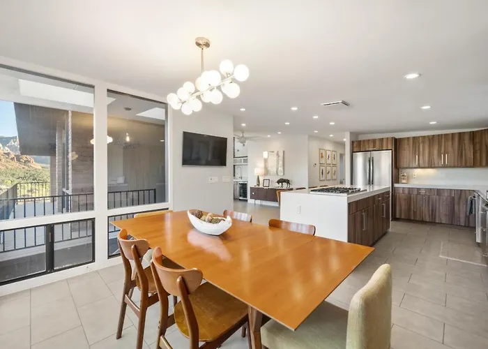 Ferienhaus Stunning Views Uptown With Hot Tub Gym And Fire Pit