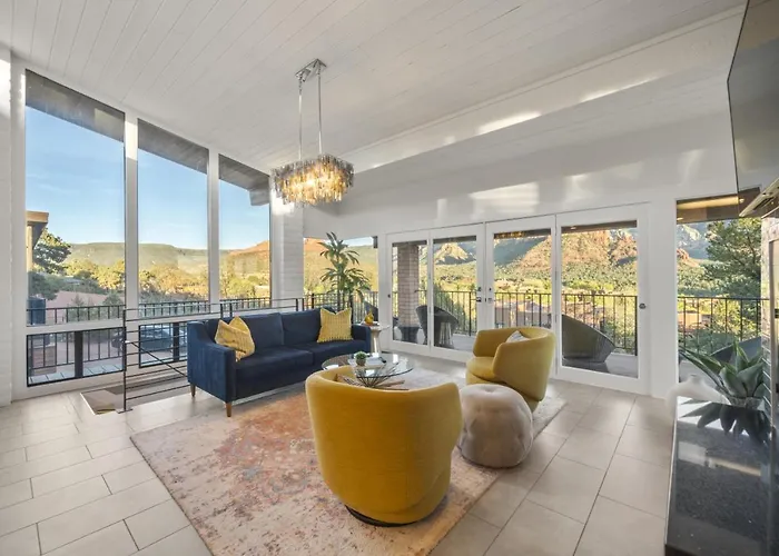 Stunning Views Uptown With Hot Tub Gym And Fire Pit *