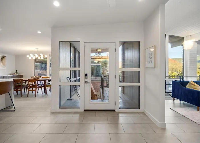 Stunning Views Uptown With Hot Tub Gym And Fire Pit Sedona