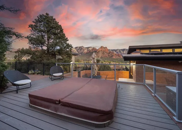 Stunning Views Uptown With Hot Tub Gym And Fire Pit *